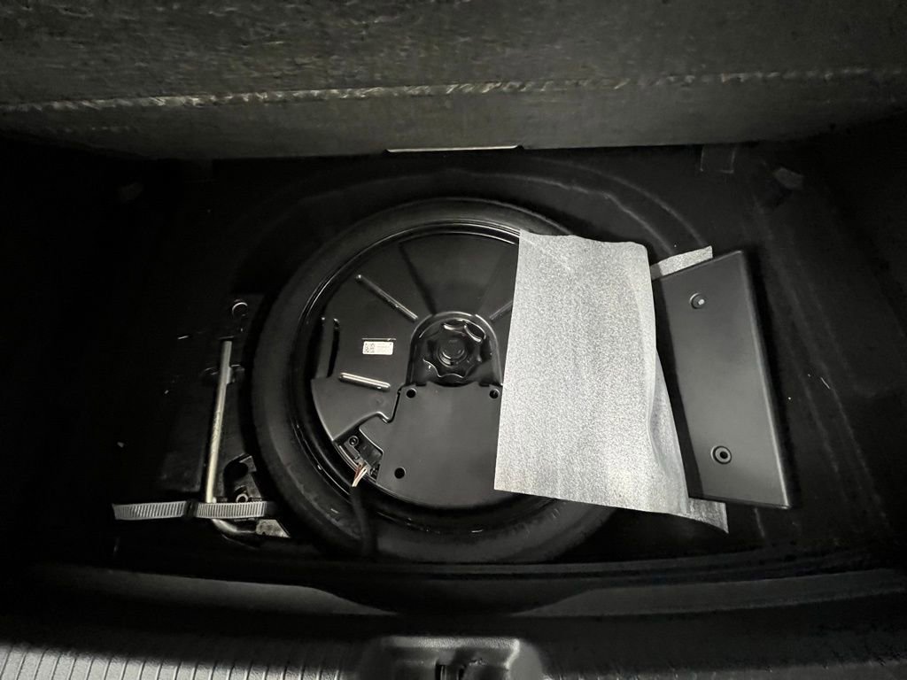 Certified 2024 Volkswagen GTI Autobahn image 30