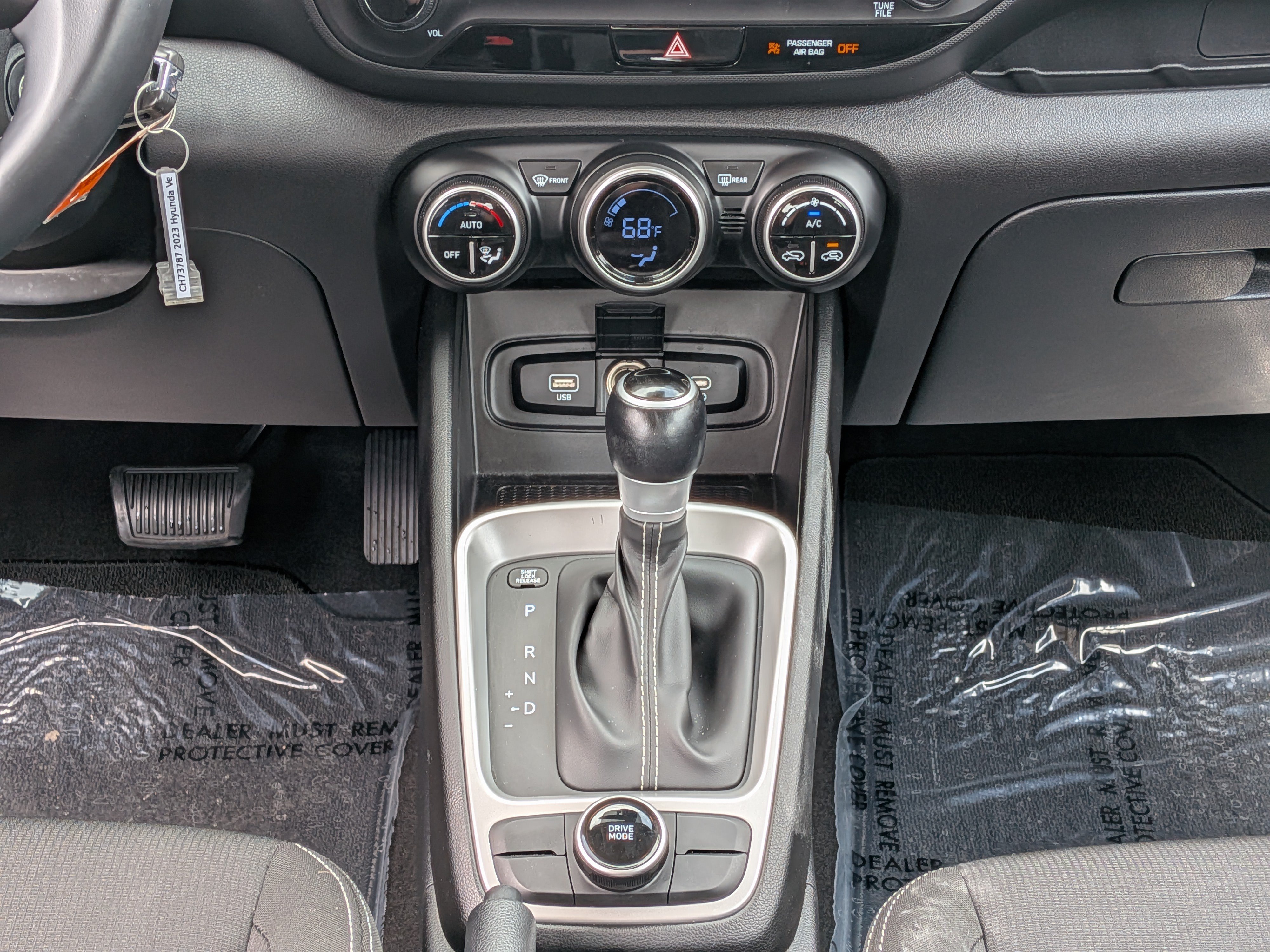 Used 2023 Hyundai Venue SEL FWD image 19