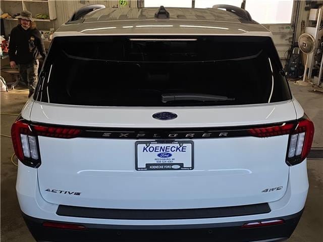 New 2026 Ford Explorer Active w/ Active Comfort Package AWD/4WD image 4