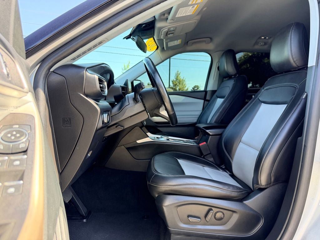 Used 2023 Ford Explorer XLT w/ Equipment Group 202A RWD image 22