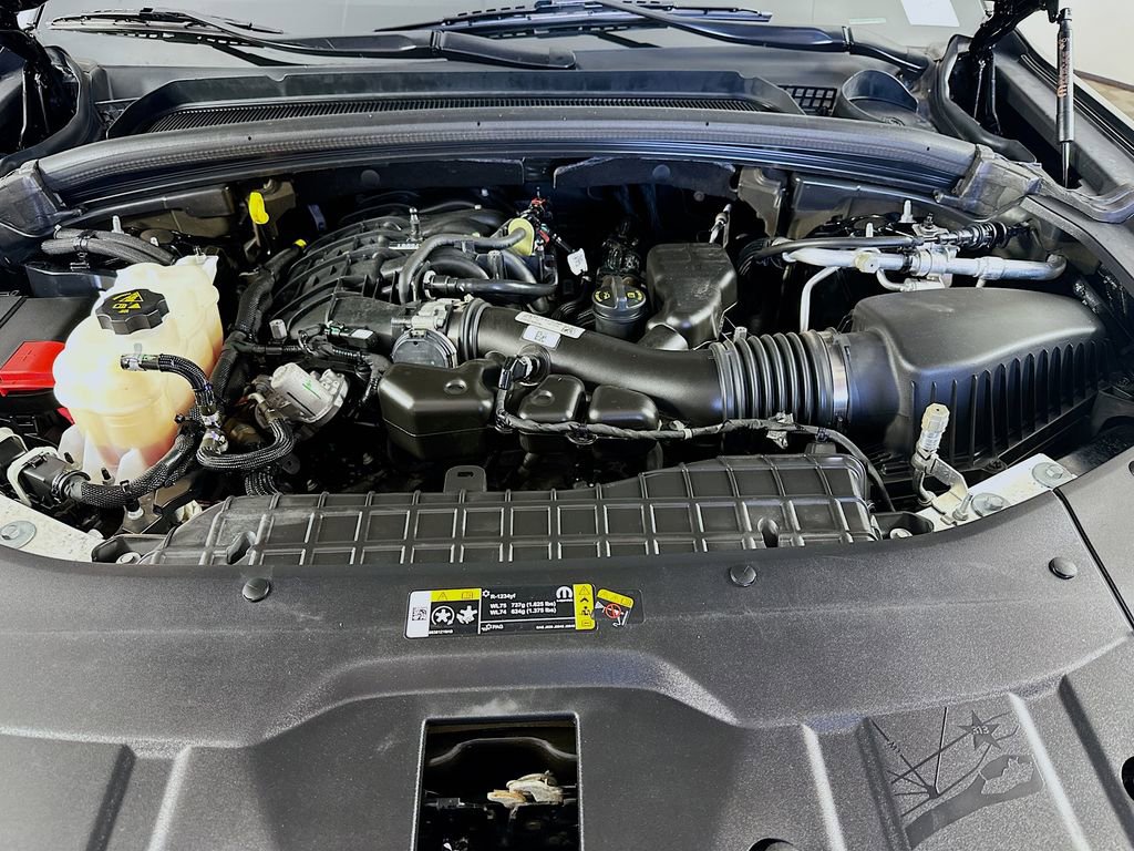 Certified 2023 Jeep Grand Cherokee Laredo AWD/4WD image 39