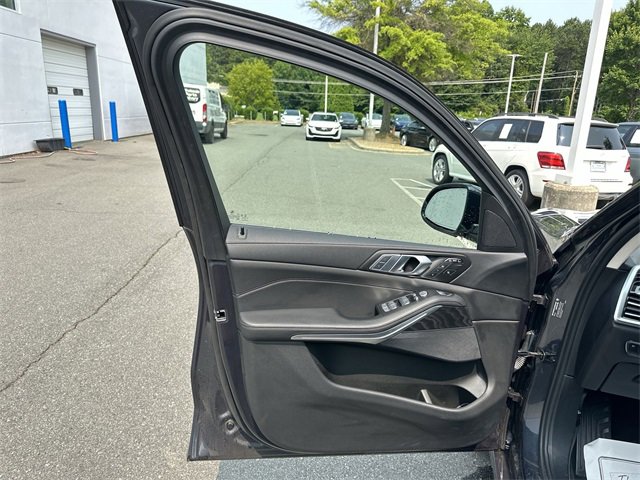 Used 2022 BMW X7 xDrive40i w/ Premium Package image 13