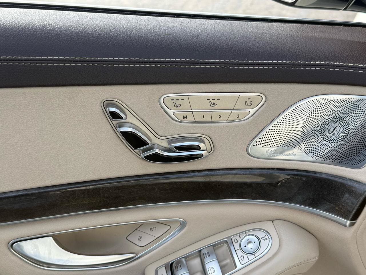 Used 2016 Mercedes-Benz S 550 Sedan w/ Premium Package image 19