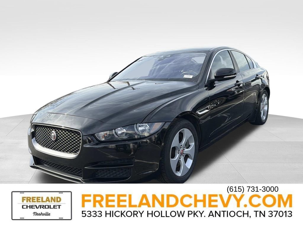Used 2017 Jaguar XE image 7