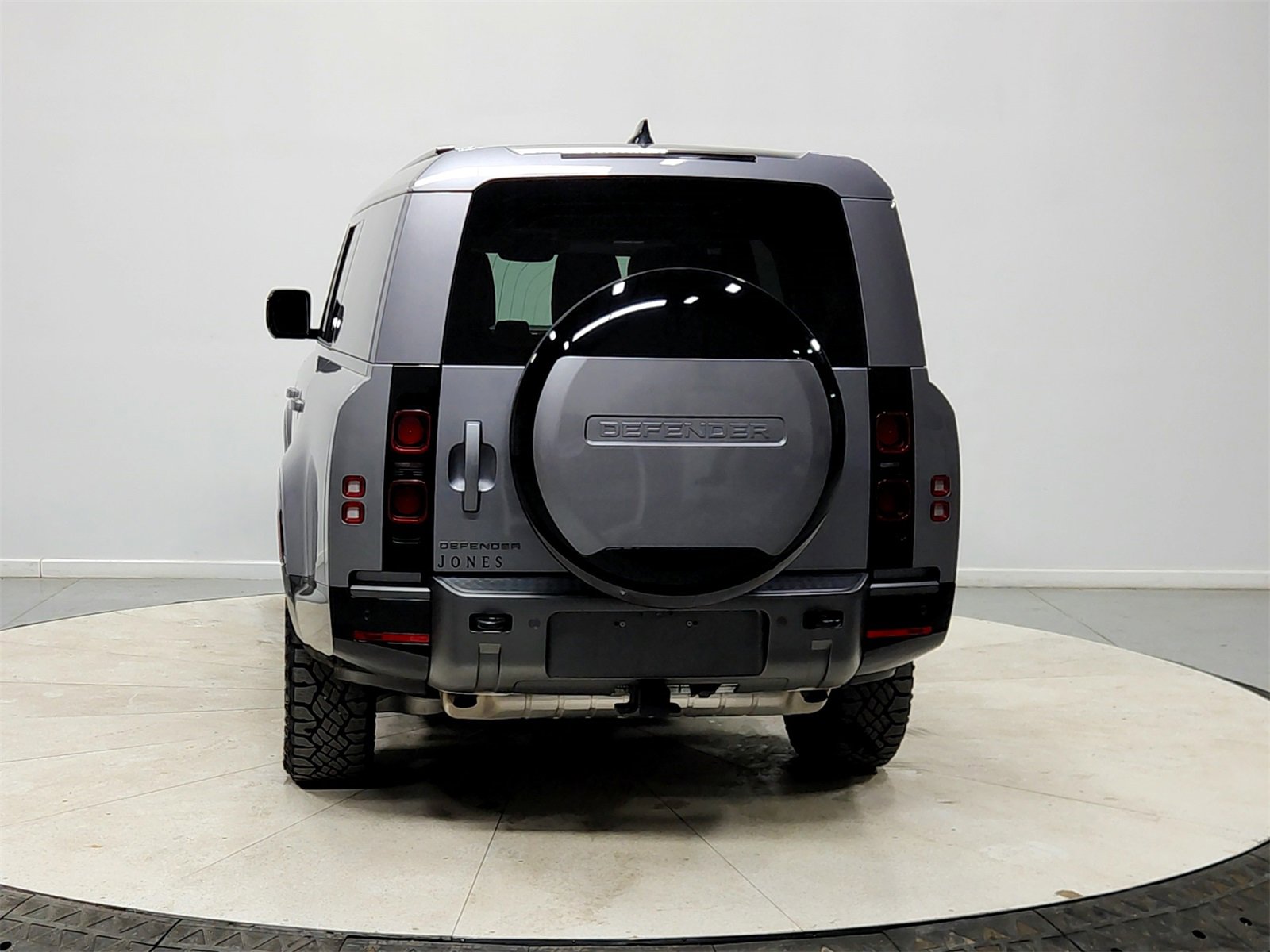 Used 2024 Land Rover Defender 130 Outbound image 6