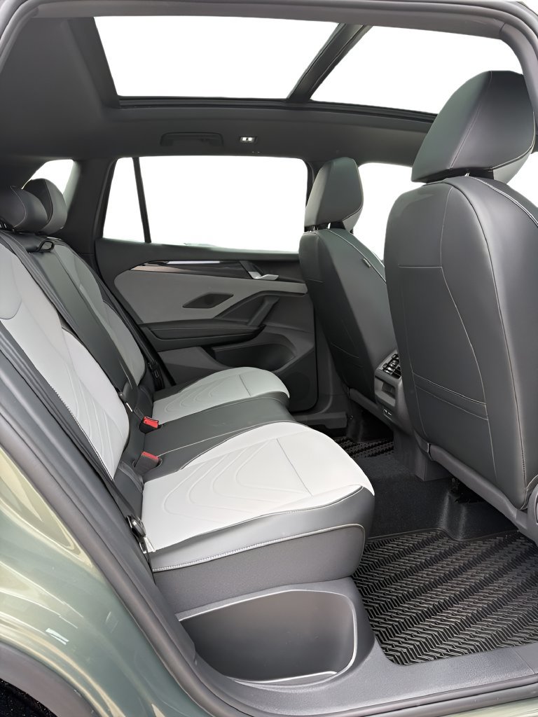 New 2026 Volkswagen Tiguan SE R-Line AWD/4WD image 9