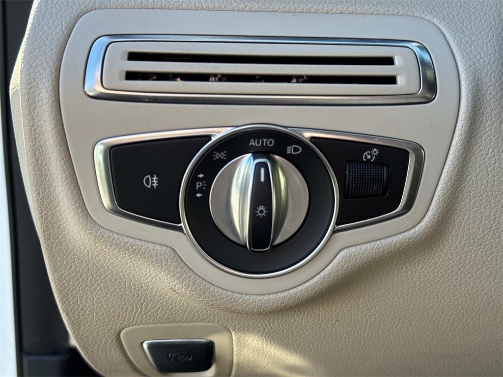 Used 2019 Mercedes-Benz C 300 Sedan image 39