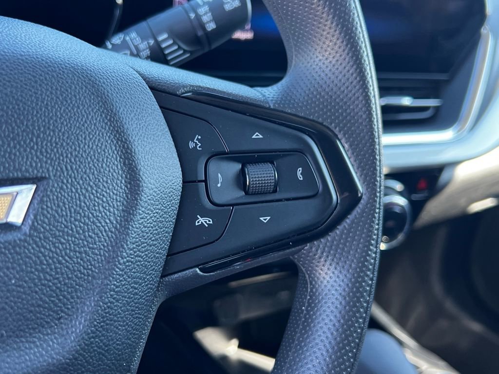 Used 2025 Chevrolet Trax LT image 22