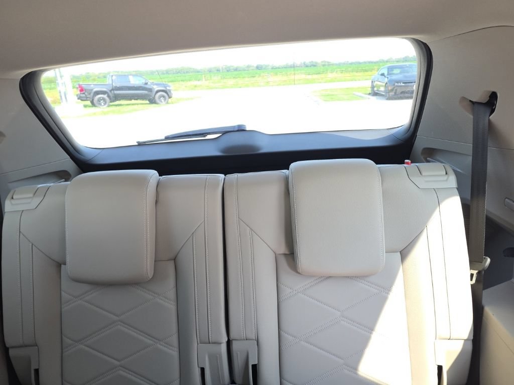 Used 2025 Volkswagen Atlas SE FWD image 46