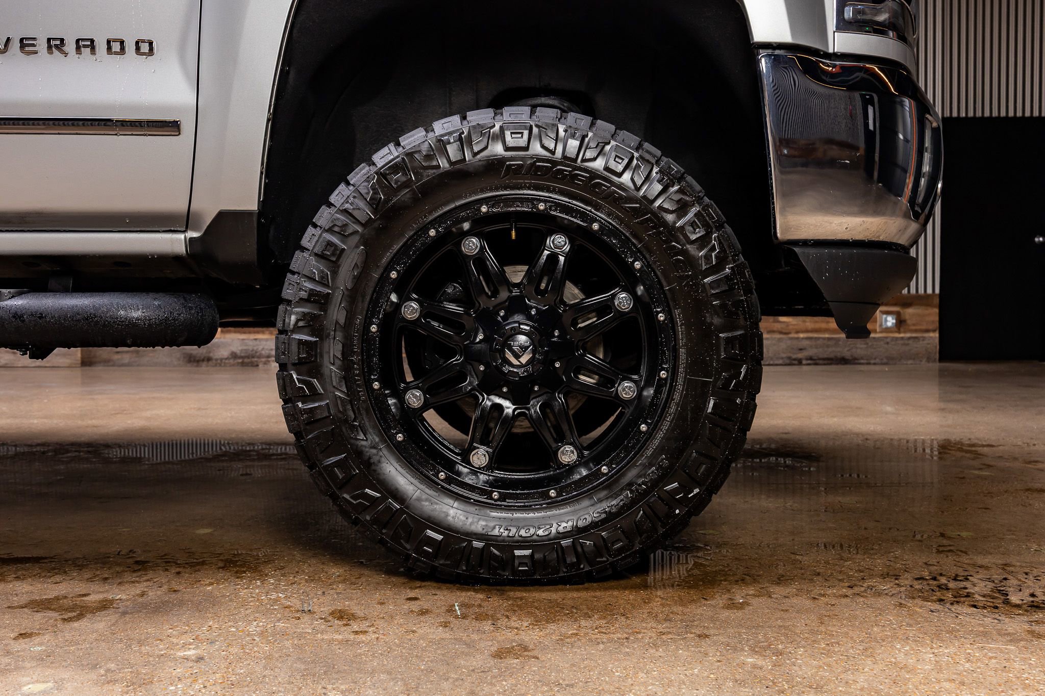 Used 2017 Chevrolet Silverado 1500 LTZ w/ Sport Package AWD/4WD image 11