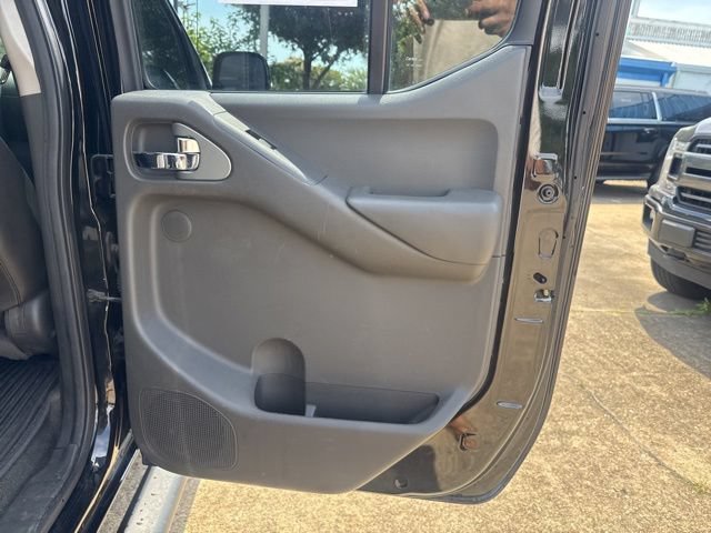 Used 2014 Nissan Frontier PRO-4X w/ Pro-4x Luxury Package AWD/4WD image 20