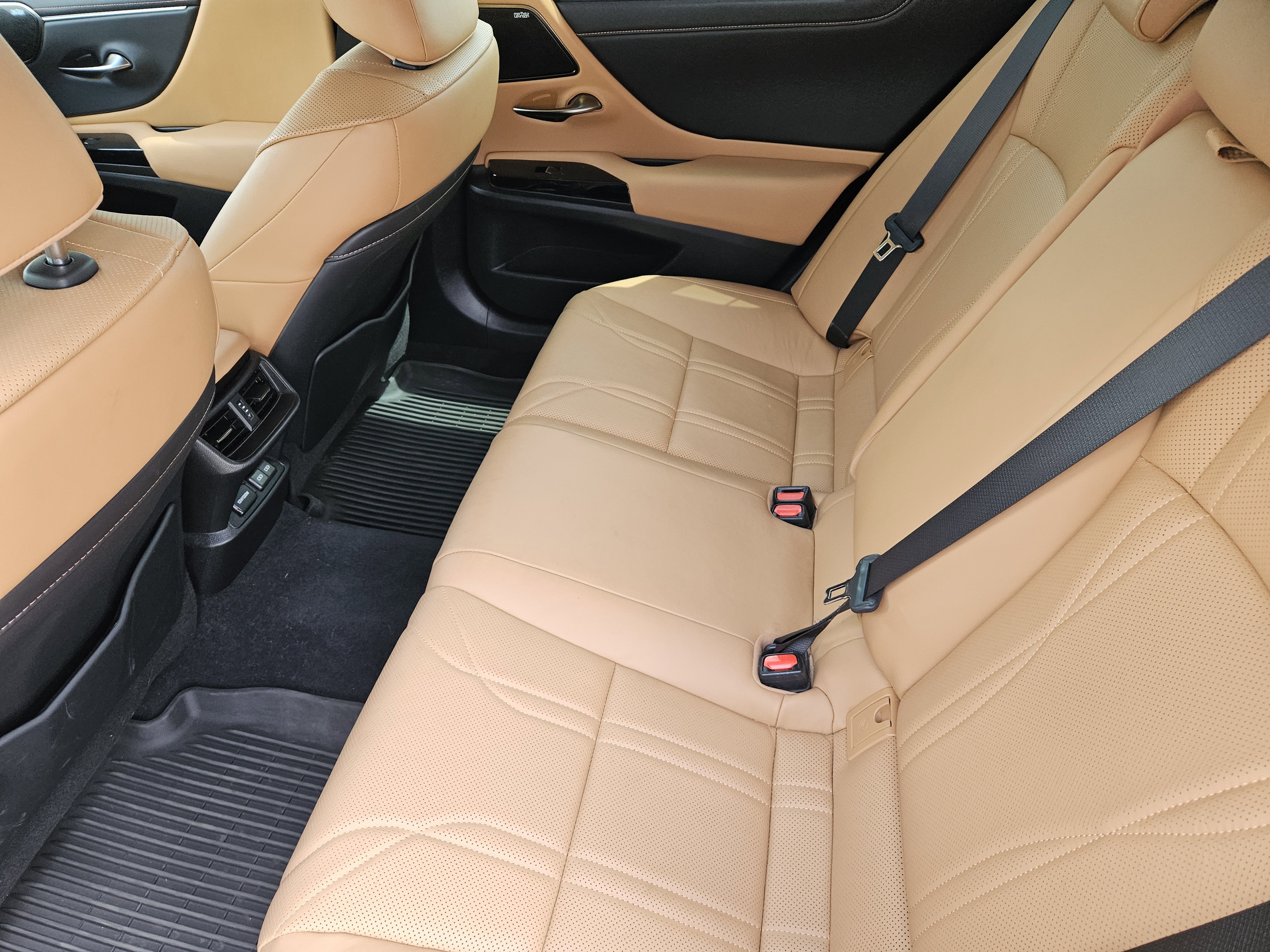 Used 2024 Lexus ES 350 Ultra Luxury w/ Accessory Package (Z2) FWD image 29