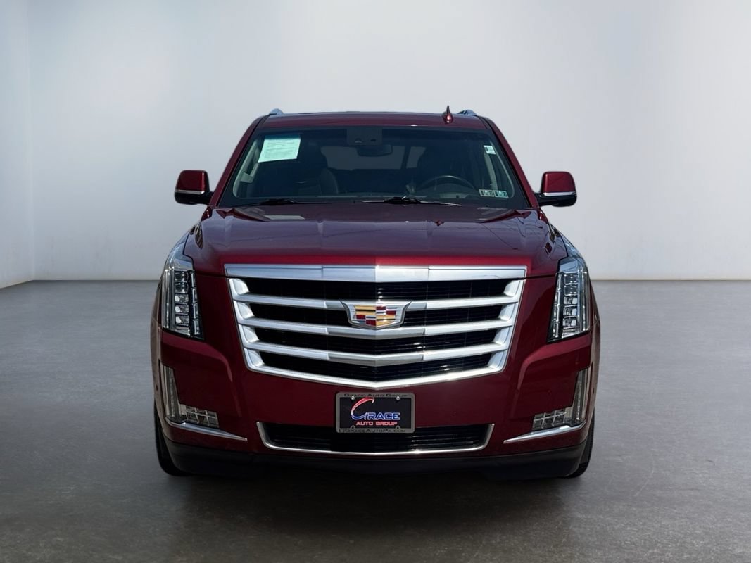 Used 2017 Cadillac Escalade ESV Luxury AWD/4WD image 2