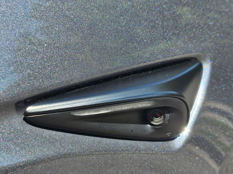 Used 2023 Tesla Model Y Long Range AWD/4WD image 33