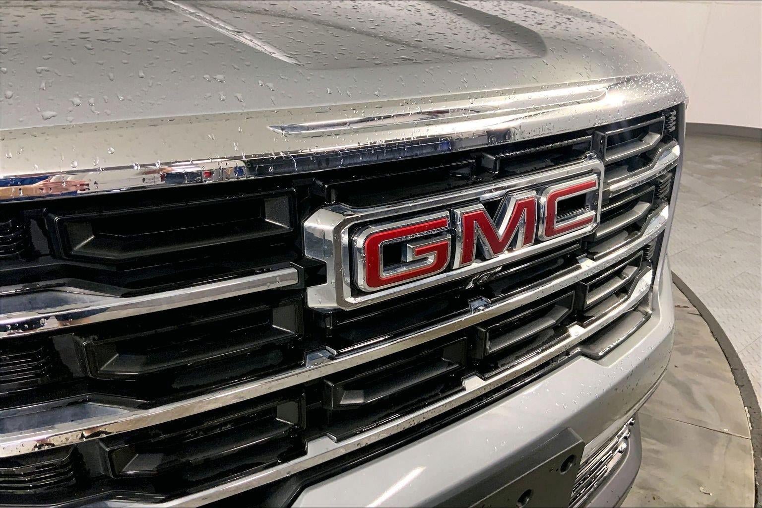 Used 2025 GMC Acadia Elevation FWD image 29