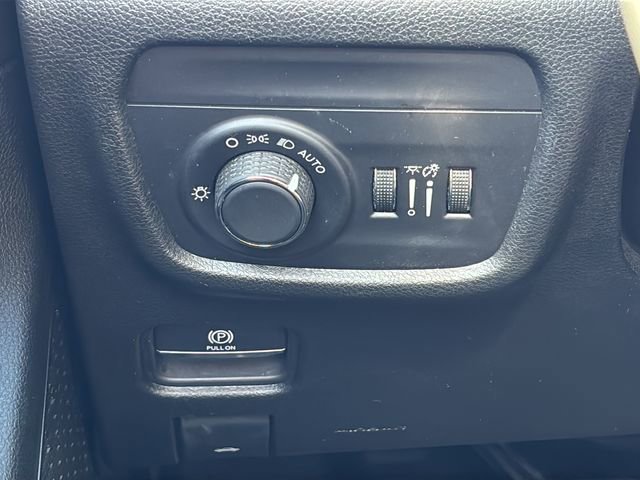 Certified 2023 Jeep Grand Cherokee Altitude image 33