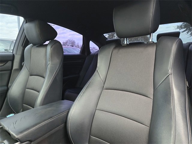 Used 2018 Honda Accord Sport image 11