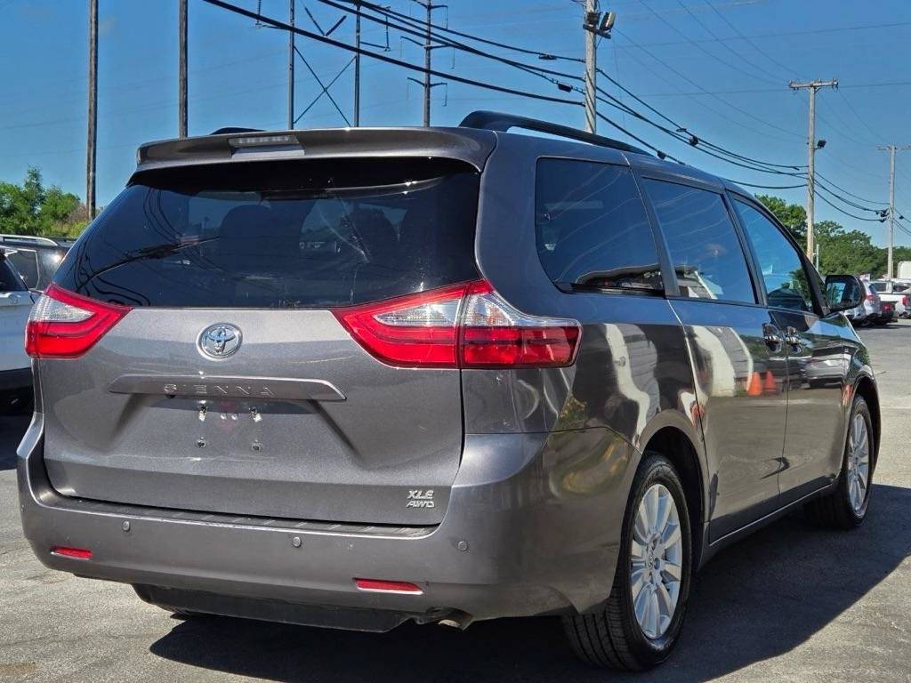 Used 2017 Toyota Sienna XLE w/ XLE Navigation Package AWD/4WD image 5