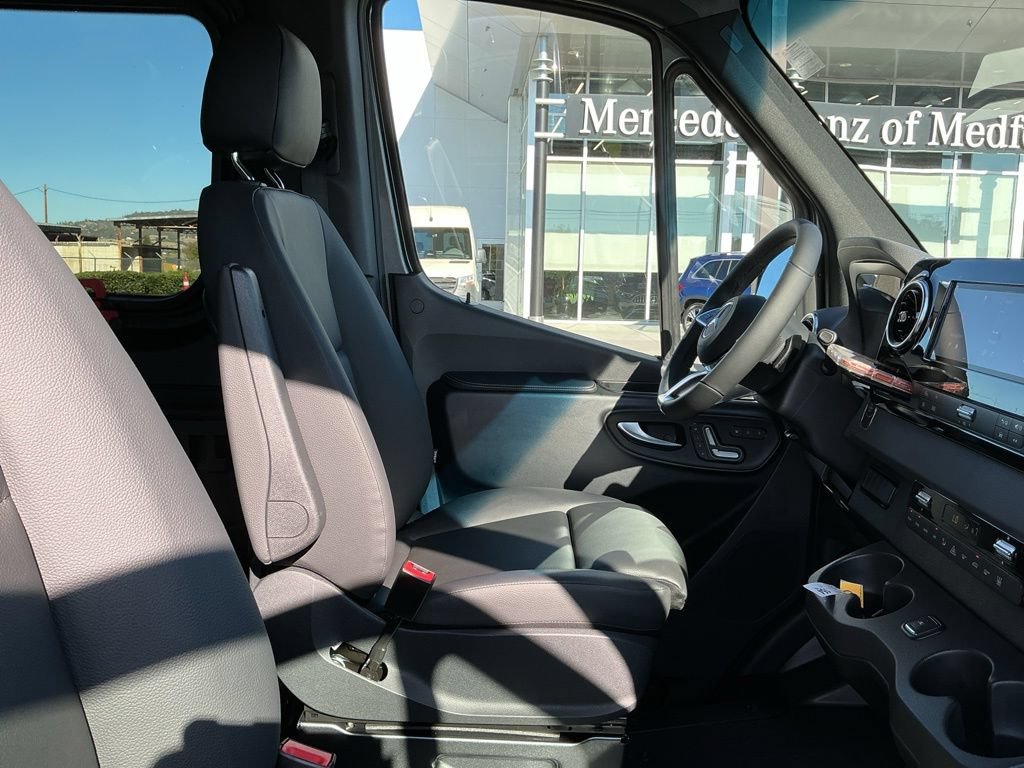 New 2026 Mercedes-Benz Sprinter 2500 image 18
