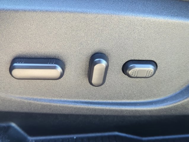 Used 2018 Ford Escape Titanium AWD/4WD image 12