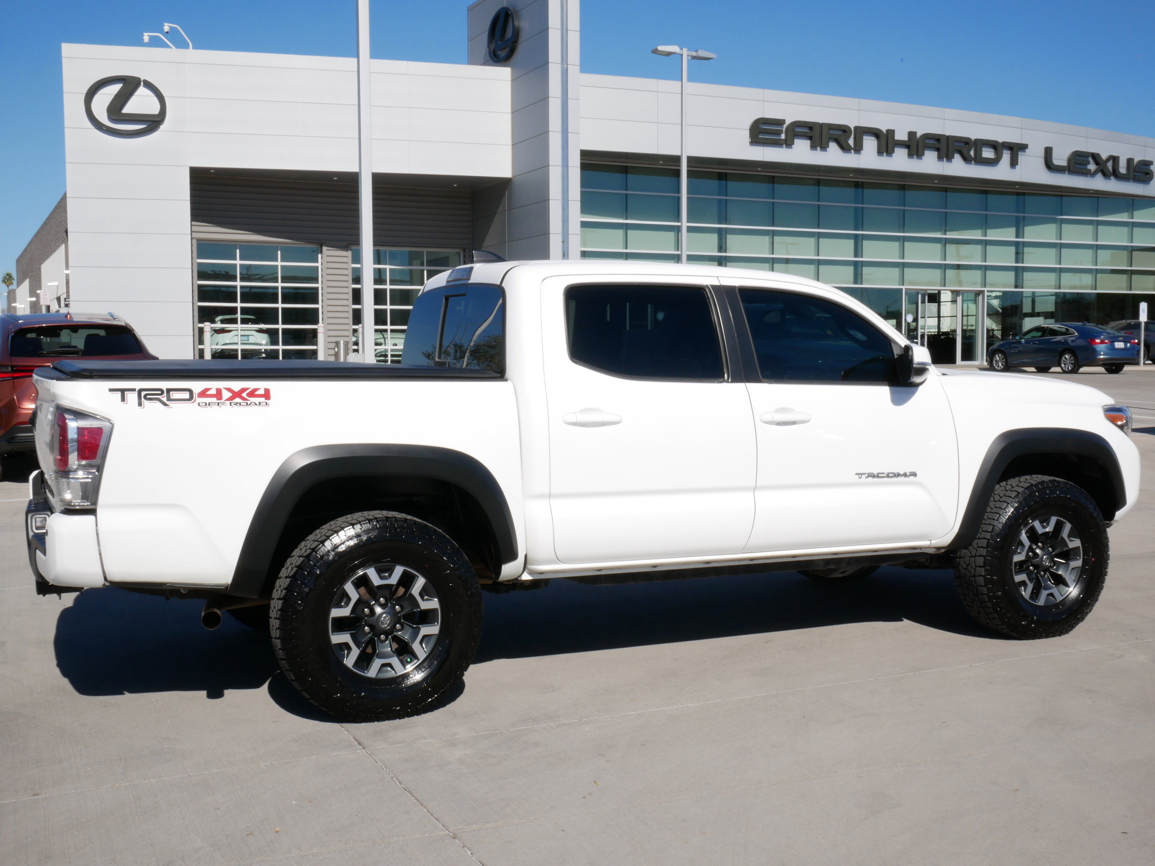 Used 2021 Toyota Tacoma TRD Off-Road w/ Technology Package image 9