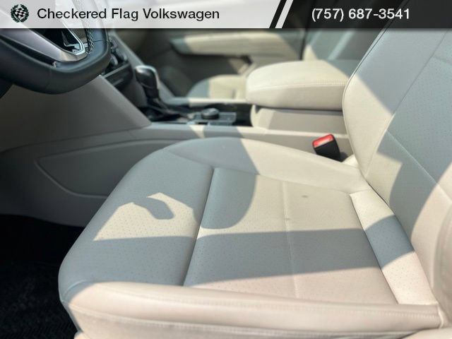 Used 2023 Volkswagen Atlas SE w/ Black Wheel Package AWD/4WD image 21