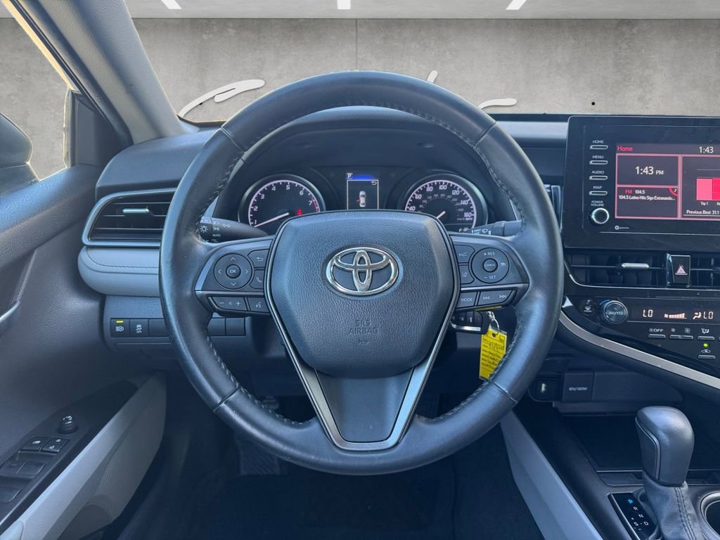 Used 2022 Toyota Camry SE image 21
