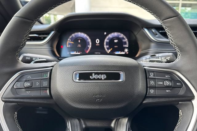 Used 2024 Jeep Grand Cherokee L Altitude AWD/4WD image 37