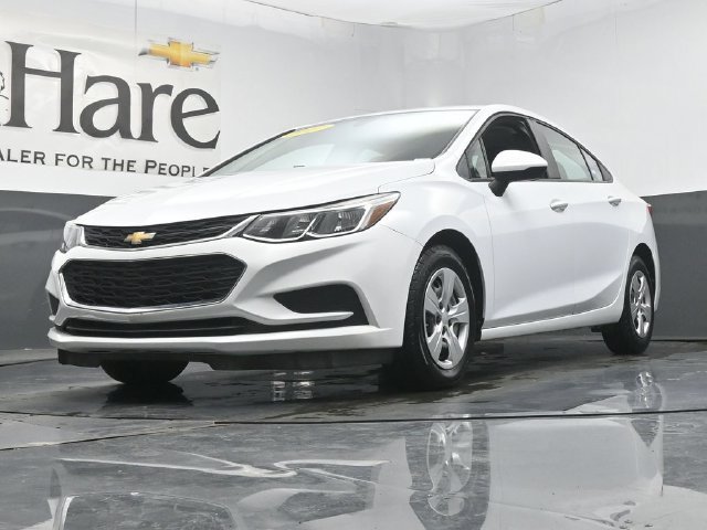 Used 2017 Chevrolet Cruze LS FWD image 4