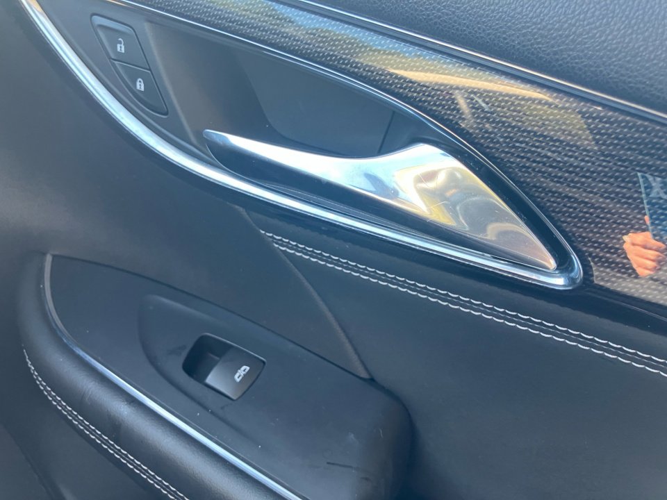 Used 2023 Buick Envision Essence image 35