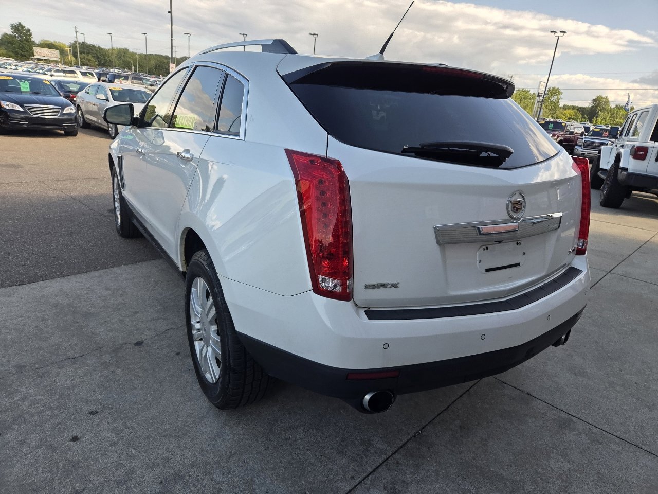 Used 2013 Cadillac SRX Luxury image 7