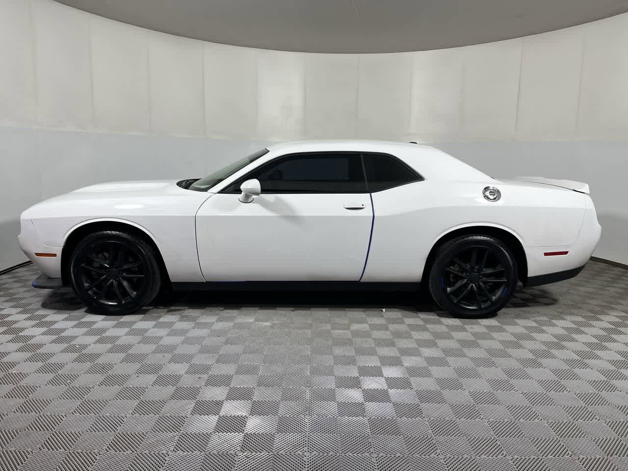 Used 2022 Dodge Challenger GT AWD/4WD image 5