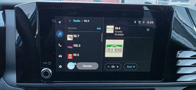 Used 2025 Toyota Camry LE image 19