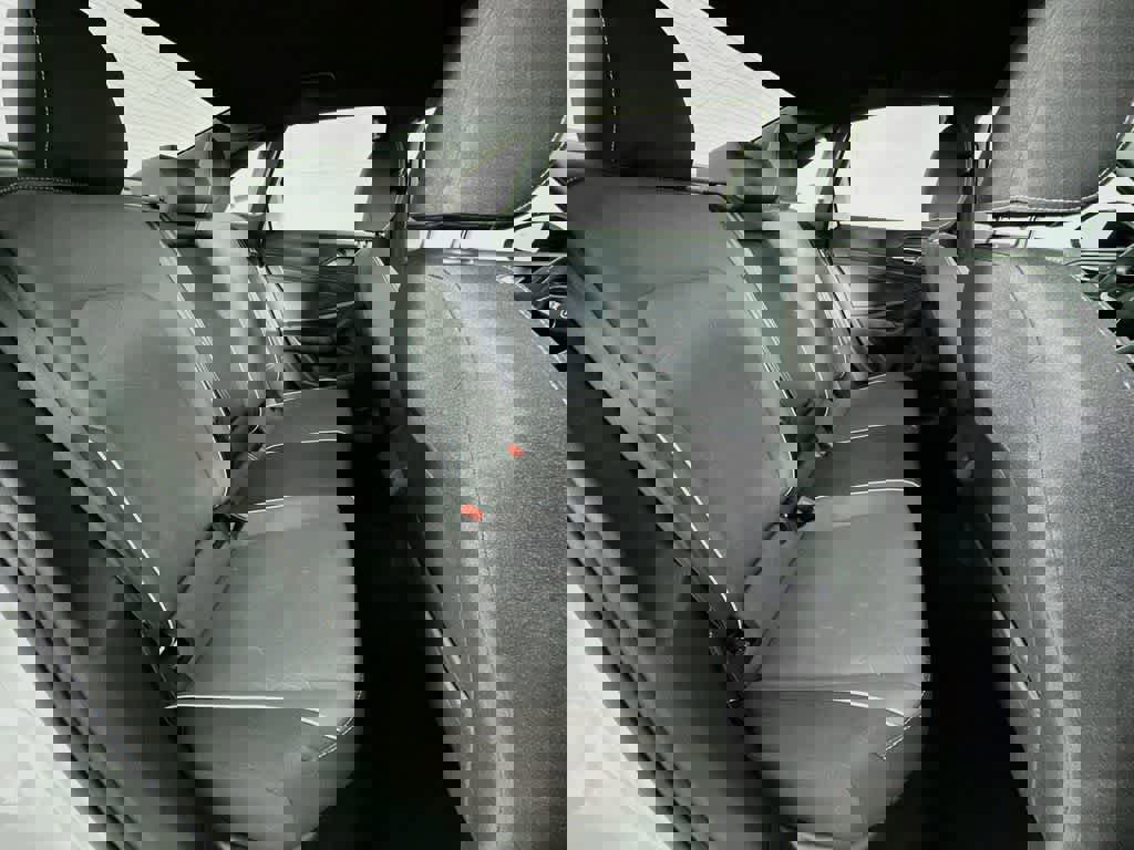 Used 2025 Volkswagen Jetta Sport image 28