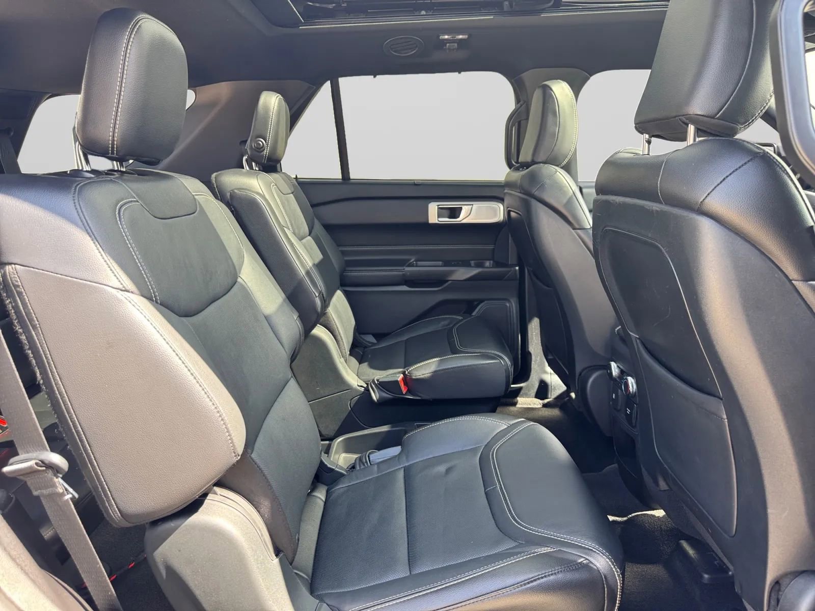 Used 2020 Ford Explorer ST w/ ST Street Pack image 33