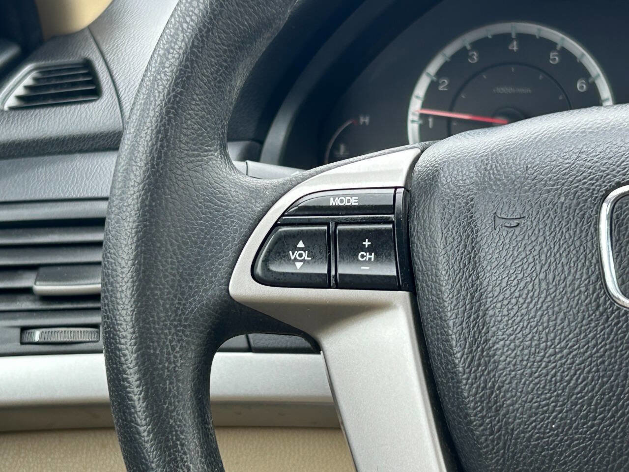 Used 2012 Honda Accord LX image 18