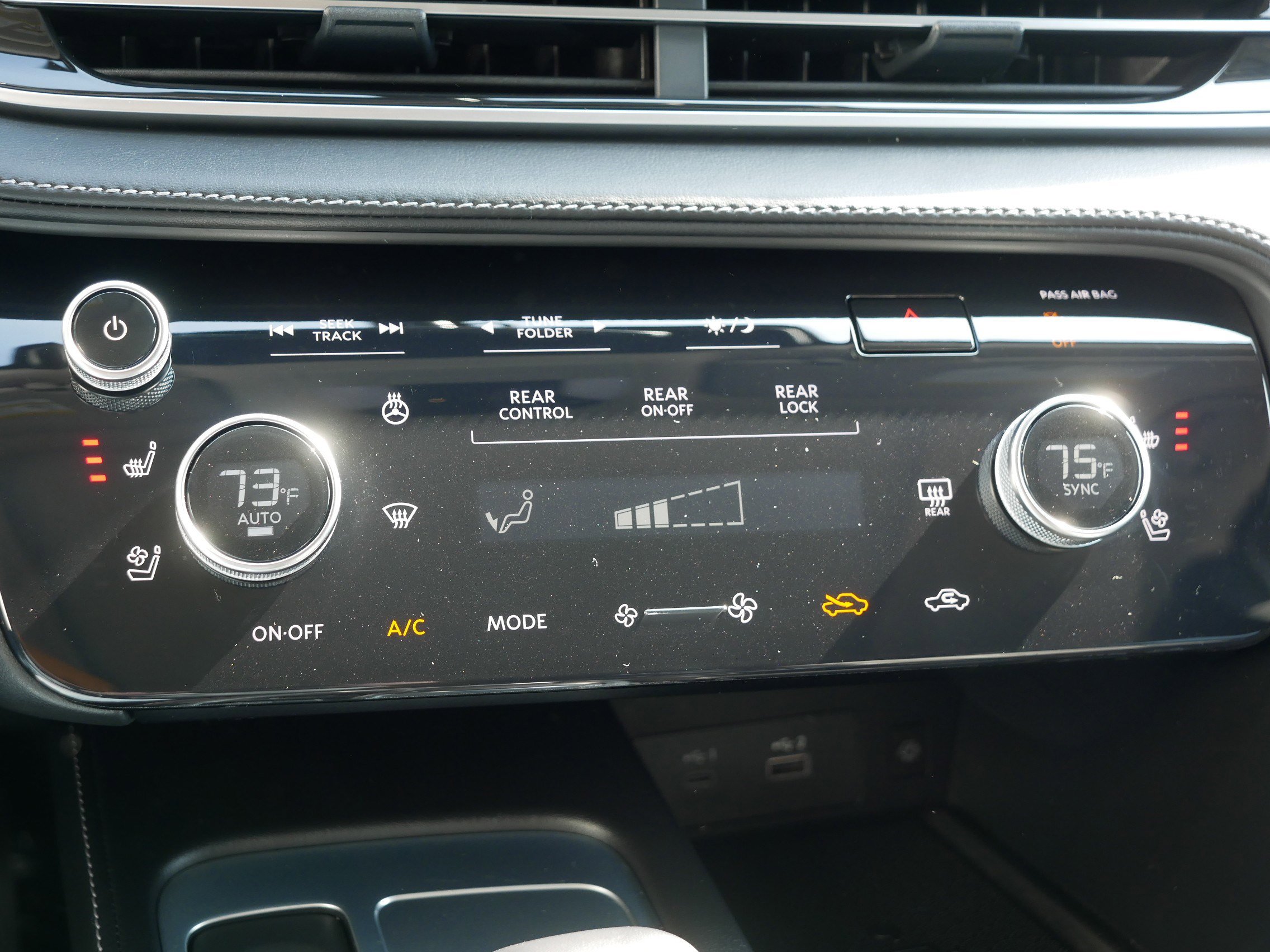 Certified 2025 INFINITI QX60 Luxe image 23