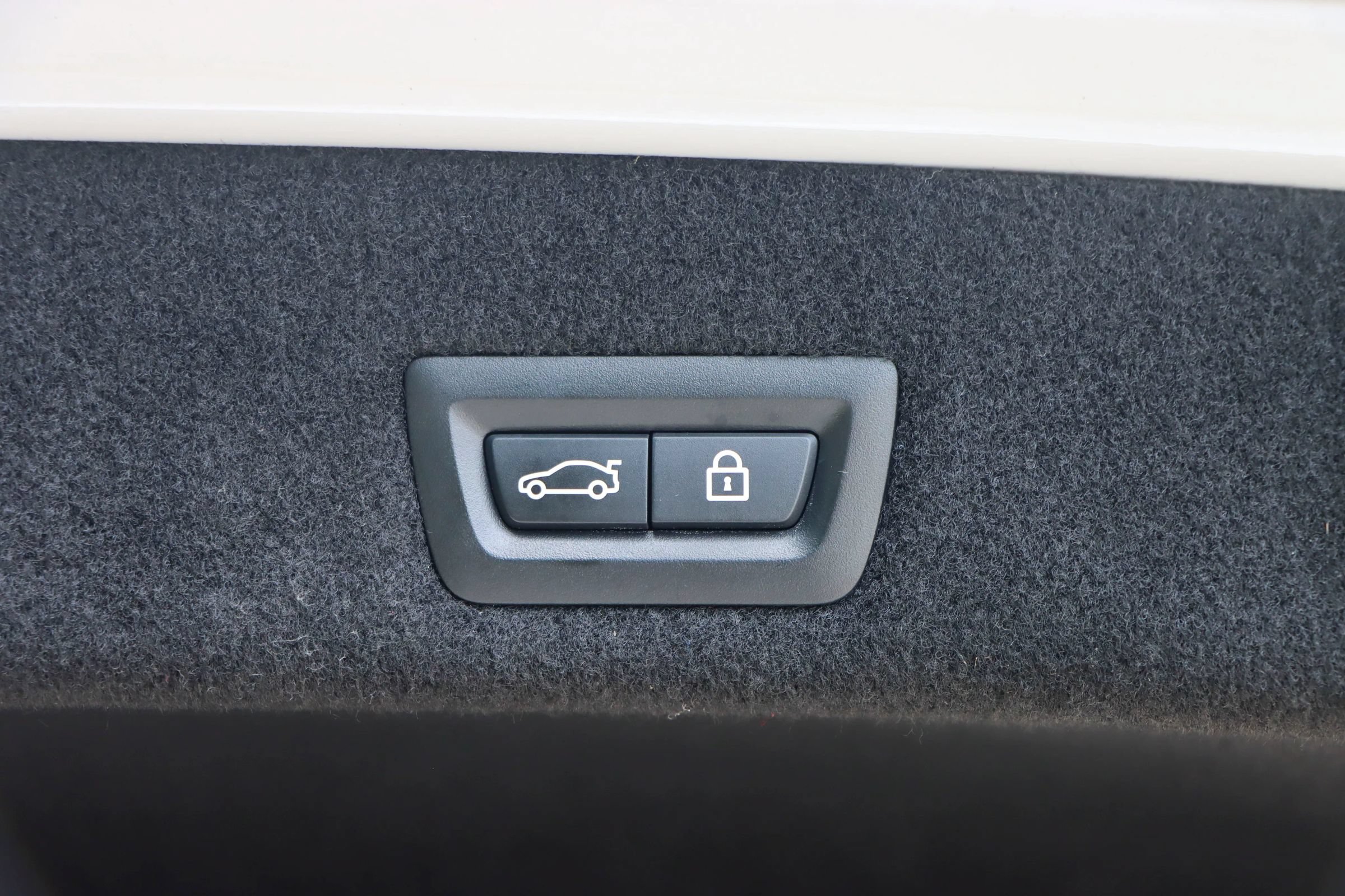 Used 2017 BMW 750i xDrive AWD/4WD image 25