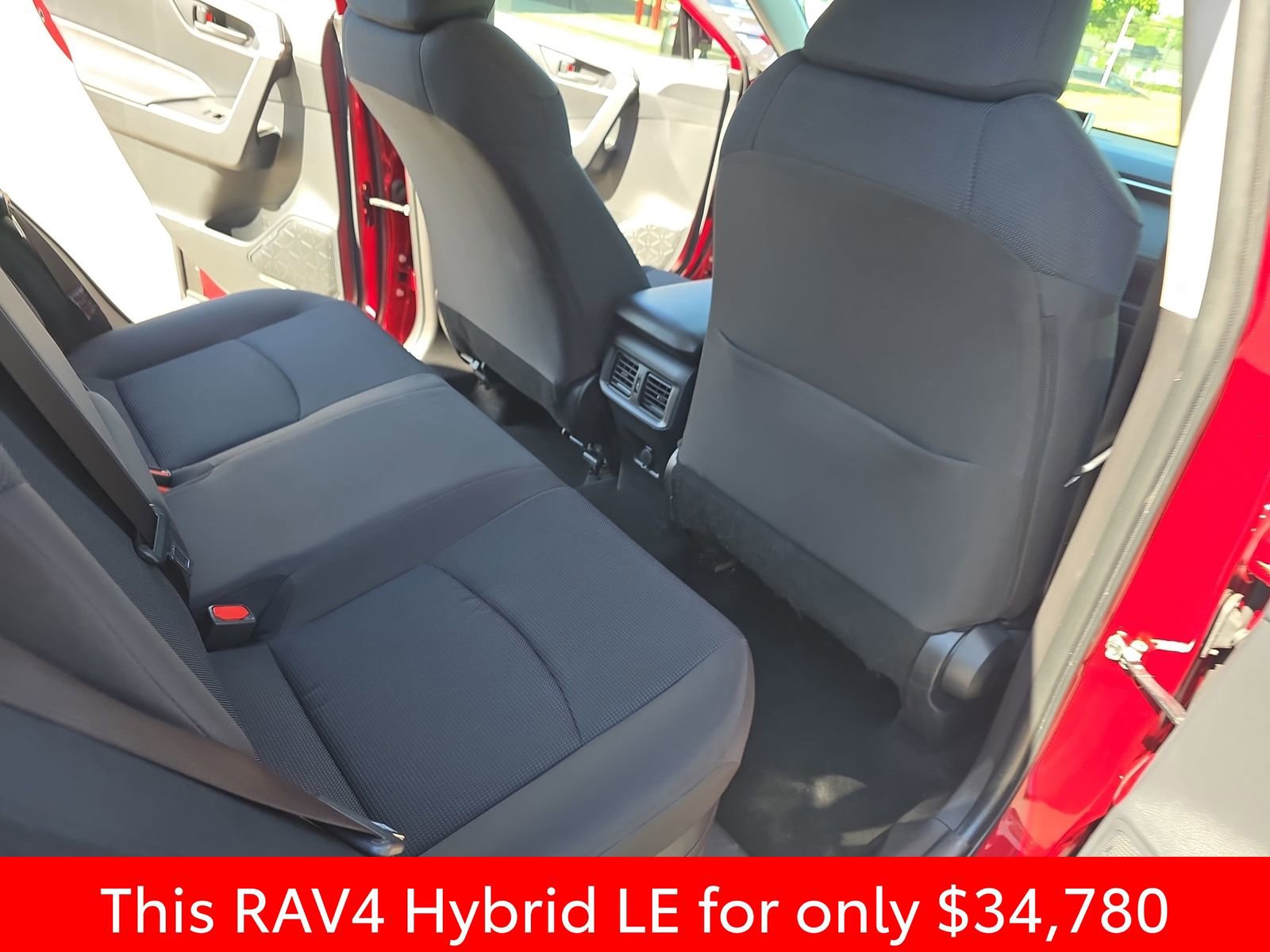 Used 2025 Toyota RAV4 LE AWD/4WD image 17