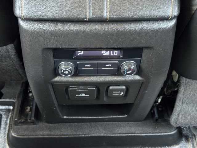 Used 2020 Chevrolet Traverse LT w/ LT Premium Package FWD image 33