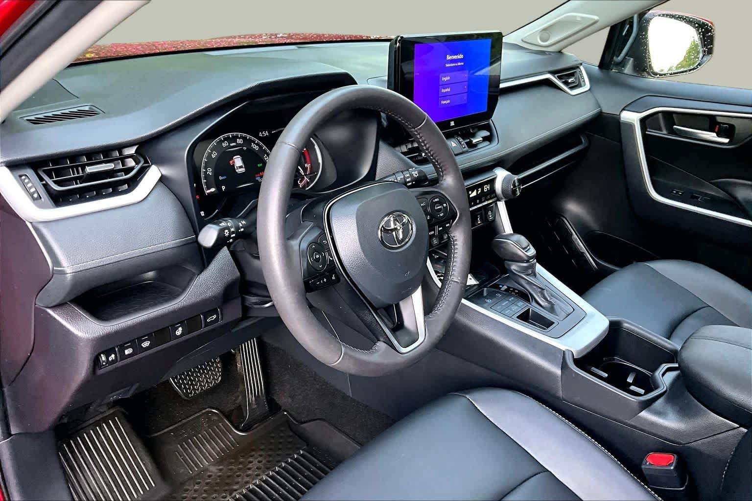 Used 2025 Toyota RAV4 XLE Premium AWD/4WD image 17
