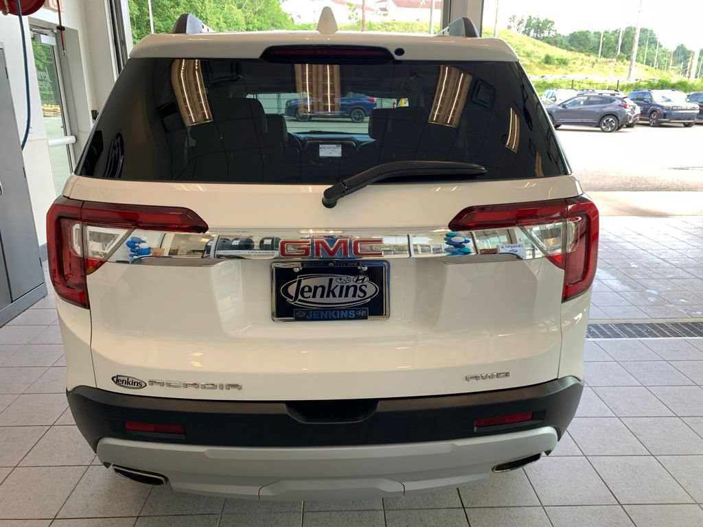 Used 2023 GMC Acadia SLT AWD/4WD image 16