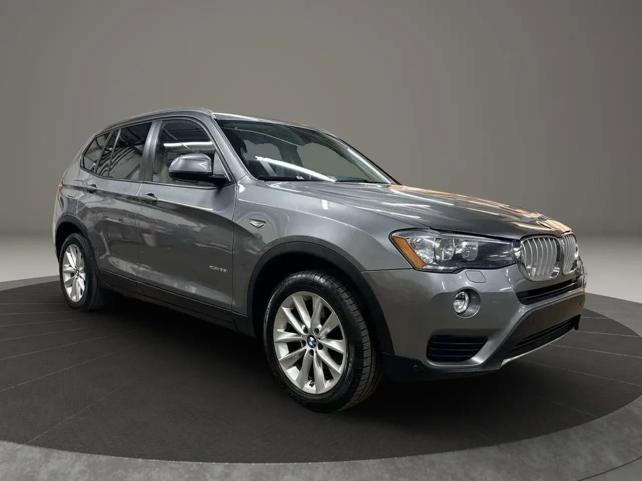 Used 2016 BMW X3 xDrive28i AWD/4WD image 2