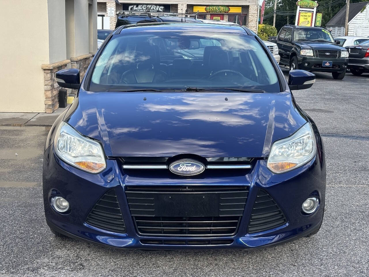 Used 2012 Ford Focus Titanium FWD image 2