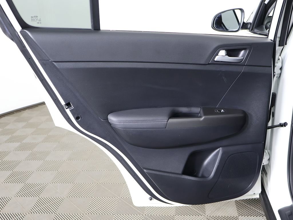 Used 2022 Kia Sportage LX image 19