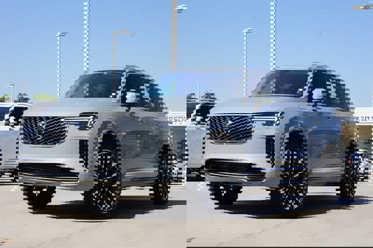 New 2025 Volvo XC90 T8 Plus w/ Protection Package Premier image 2