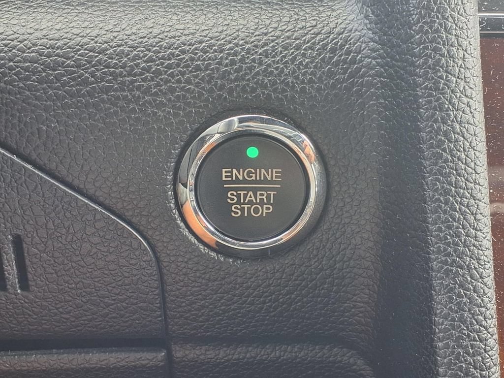Used 2015 Lincoln Navigator L 2WD image 20