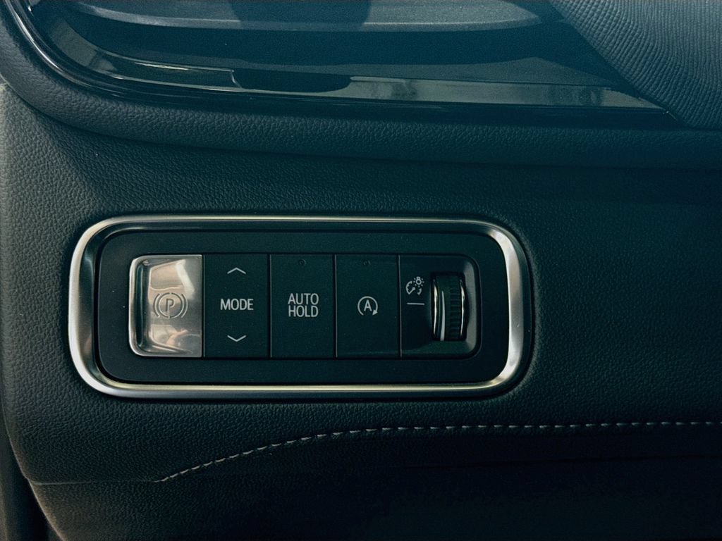 Used 2025 Buick Enclave Preferred FWD image 10