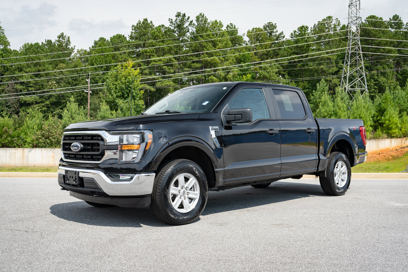 Used 2023 Ford F150 XLT AWD/4WD image 3