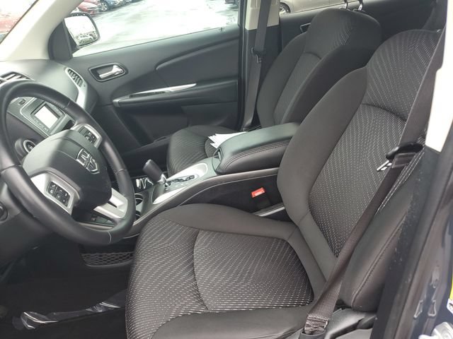 Used 2018 Dodge Journey SXT w/ Connectivity Group FWD image 18